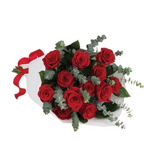 bouquet of 12 red roses
